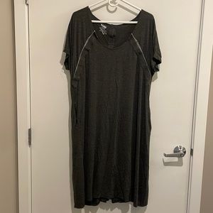 NWOT Frida Mom Delivery & Nursing Gown